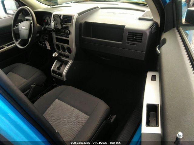 1J8FF28W58D736121 Jeep Patriot Sport