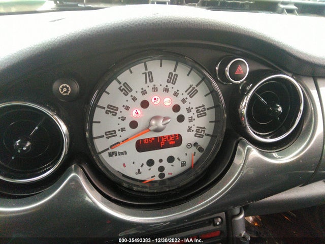 2006 MINI COOPER HARDTOP VIN: WMWRC33526TK18842