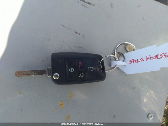 2018 VOLKSWAGEN TIGUAN S VIN: 3VV1B7AX0JM030327