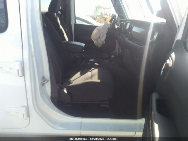 1C4HJXEN2JW295808 Jeep Wrangler Unlimited Sahara