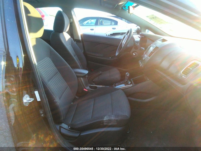35496545 :رقم المزاد ، 3KPFL4A79JE176848 vin ، 2018 Kia Forte Lx مزاد بيع