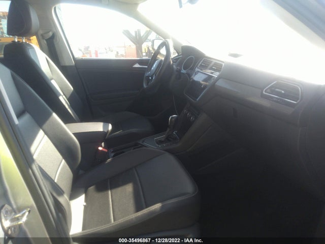 2021 Volkswagen Tiguan, VIN: 3VV3B7AX1MM112077