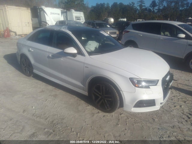 2017 Audi A3, VIN: WAUHUHFF4H1054700