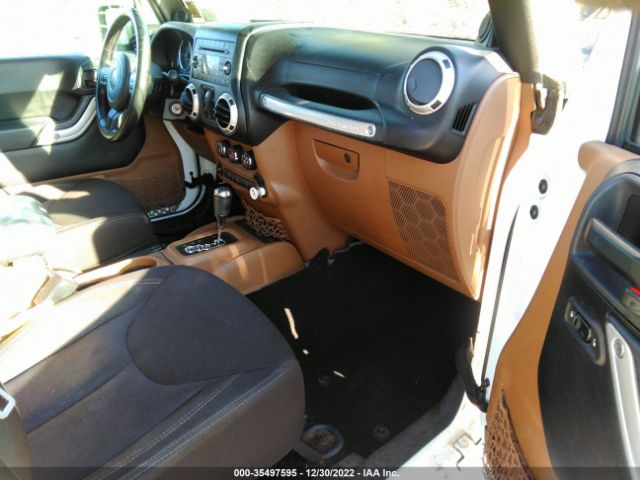 1C4BJWEG3EL245847 Jeep Wrangler Unlimited Sahara