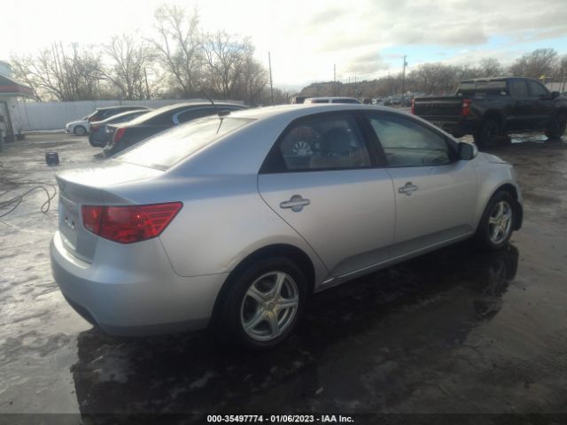 KNAFT4A25A5060432 KIA FORTE LX