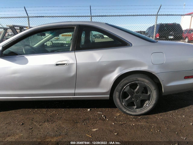 2000 HONDA ACCORD CPE EX W/LEATHER VIN: 1HGCG2251YA042665