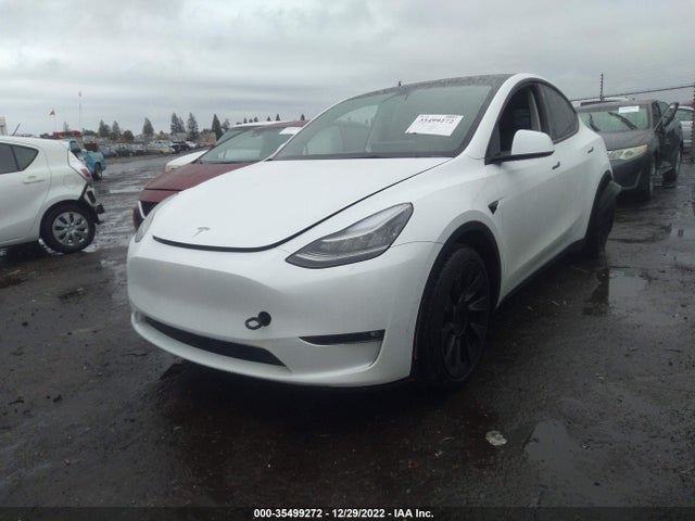 Tesla Model Y Long Range 2021 5YJYGDEE5MF137856 Image 2