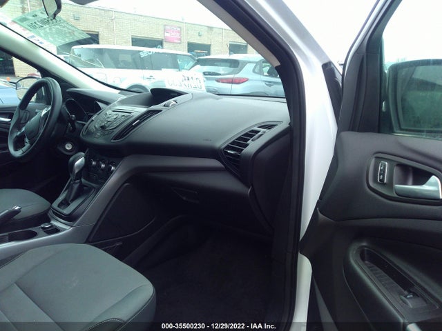 2016 Ford Escape, VIN: 1FMCU9GX9GUA55358