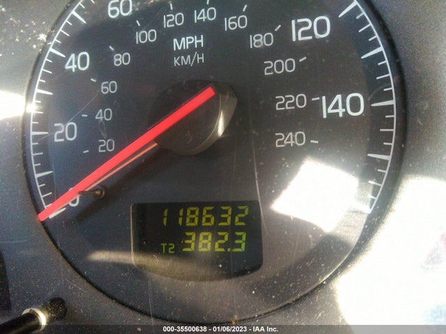 YV1SW58D911137147 Volvo V70
