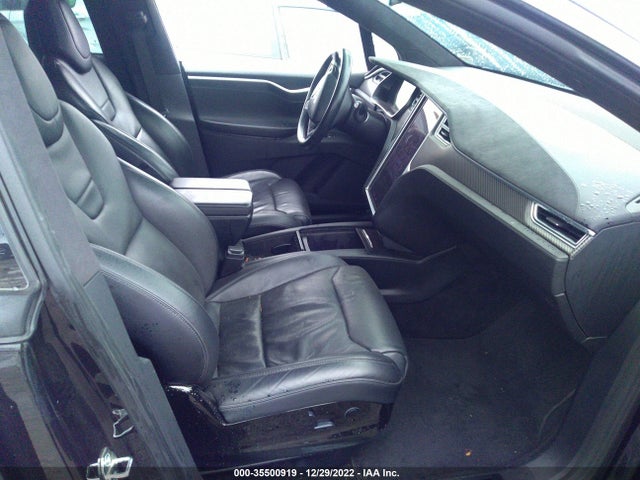 2017 Tesla Model X, VIN: 5YJXCBE46HF039637