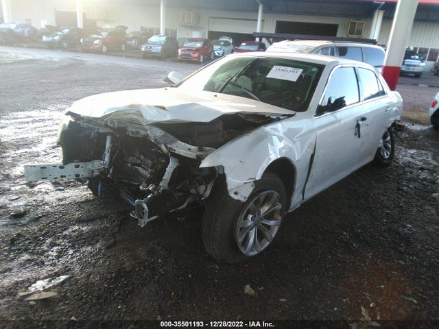 Chrysler 300 Limited 2015 2C3CCAAG0FH882365 Image 2