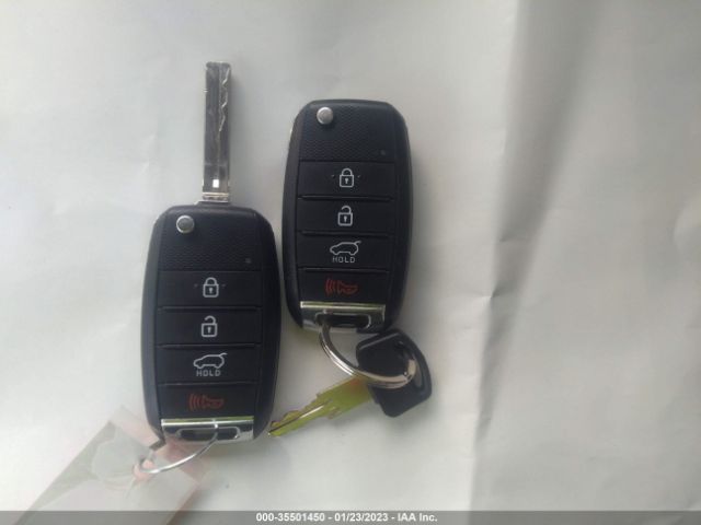 KNDPMCAC5J7461765 KIA Sportage Lx