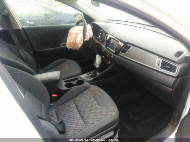 KNDCB3LC0K5286355 KIA NIRO LX
