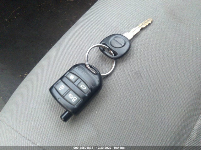 2004 SATURN L-SERIES L300 2 VIN: 1G8JD84R04Y517347