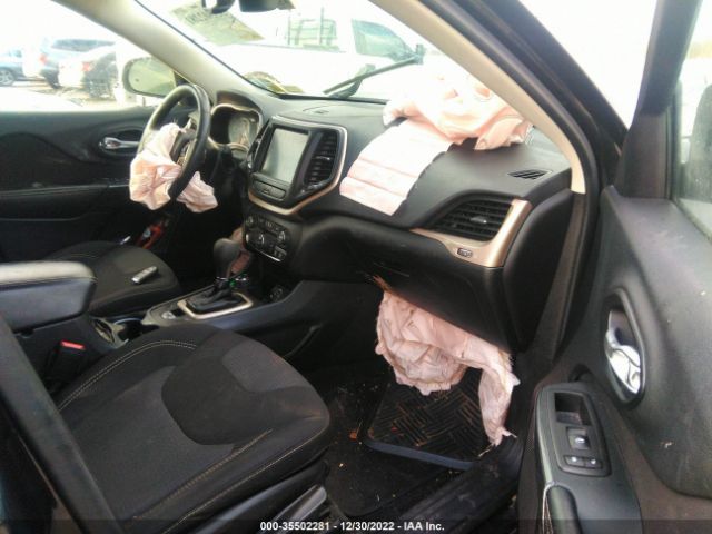 1C4PJMCS9GW124193 Jeep Cherokee Altitude