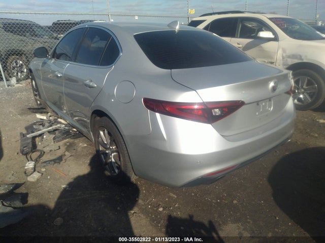 2017 Alfa Romeo Giulia, VIN: ZARFAEBN5H7549022