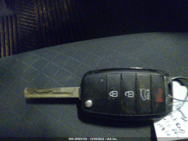 5XYPG4A37GG043359 KIA SORENTO LX