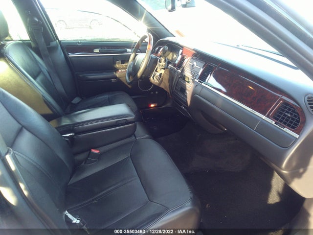2008 LINCOLN TOWN CAR SIGNATURE L VIN: 2LNHM85V48X656169