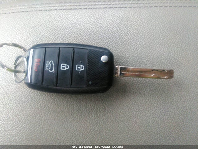 2020 KIA SPORTAGE LX VIN: KNDPMCAC2L7728721