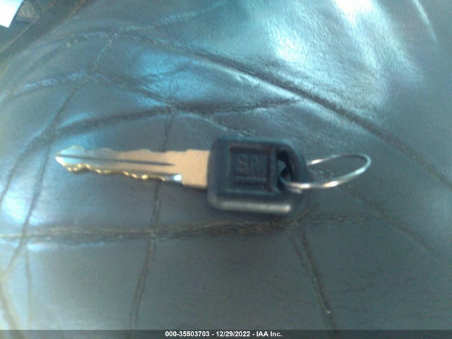 GMC Denali 2000 1GKEK13R0YR117881 Image 3