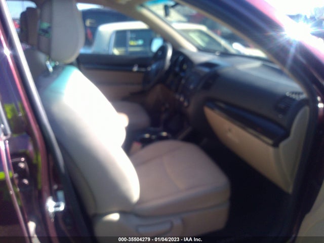2011 KIA SORENTO LX VIN: 5XYKT3A14BG065617