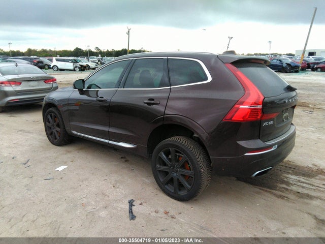 2018 Volvo XC60, VIN: LYVA22RL2JB111077