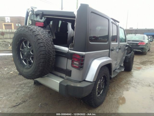 1C4BJWEG4DL560798 Jeep Wrangler Unlimited Sahara