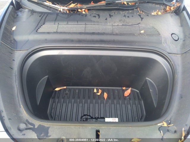 Tesla Model Y 2021 5YJYGDEEXMF281810 Image 11