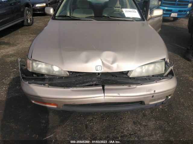 1995 HONDA ACCORD EX VIN: 1HGCD5657SA068490