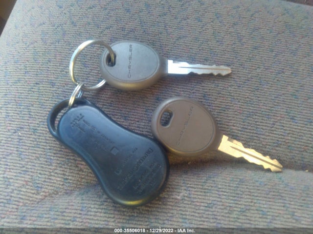 2002 CHRYSLER TOWN & COUNTRY LX VIN: 2C8GT44L72R614536