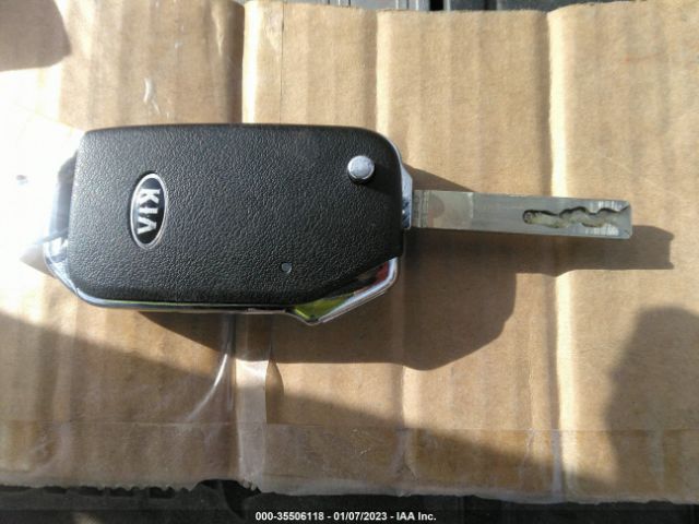 KNDEU2AA4M7227167 KIA SELTOS S