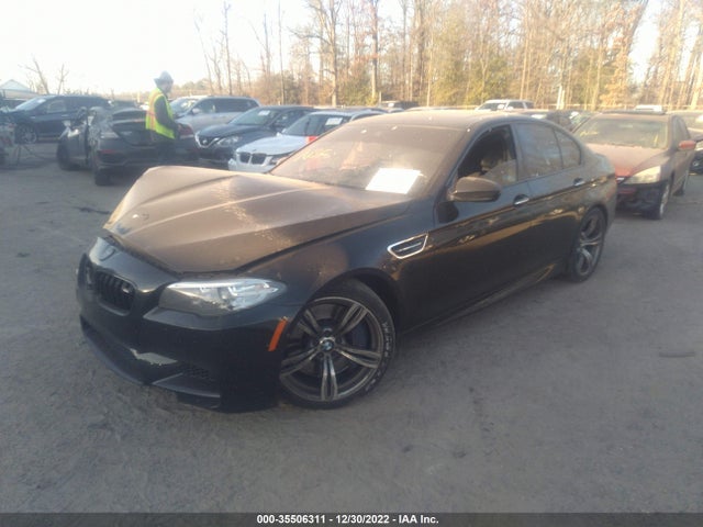 BMW M5 2014 WBSFV9C5XED097241 Image 2