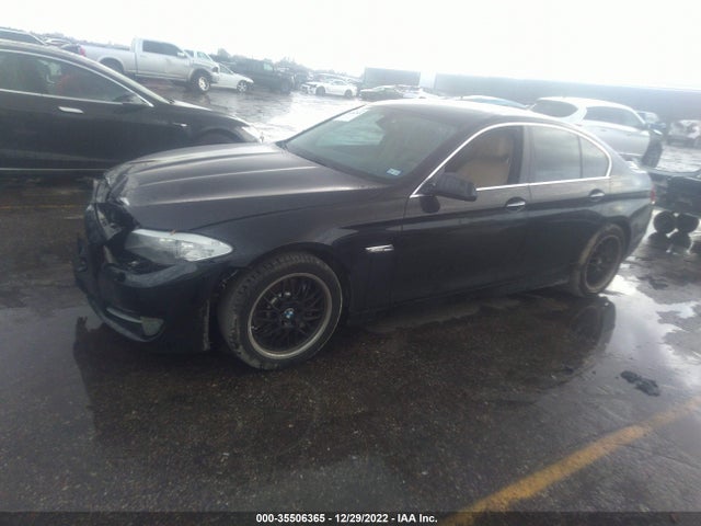 BMW 5 Series 535i 2013 WBAFR7C54DC822821 Image 2