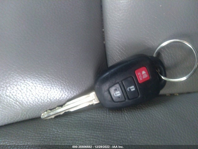 2015 Toyota RAV4, VIN: JTMZFREV6FD066312