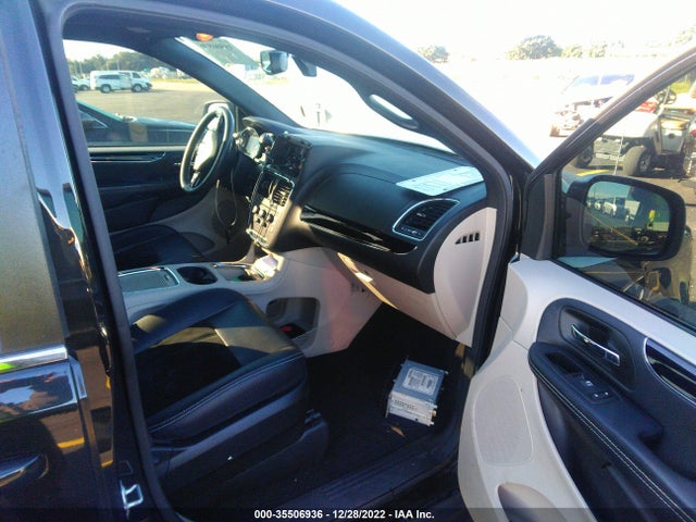 2017 Dodge Grand Caravan, VIN: 2C4RDGCGXHR679998