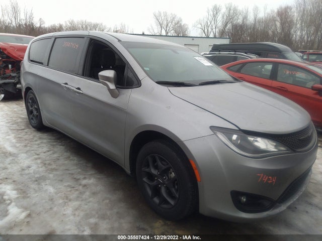 2018 Chrysler Pacifica, VIN: 2C4RC1FG4JR235551
