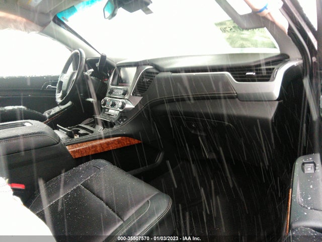 2015 Chevrolet Suburban, VIN: 1GNSKKKC1FR613214