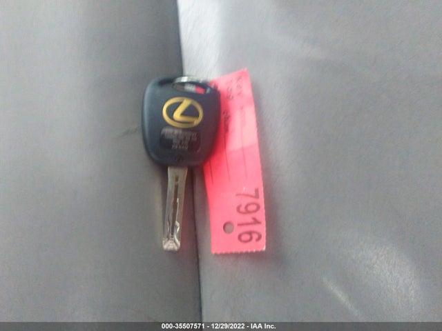 Lexus ES 300 2003 JTHBF30G130131026 Image 3