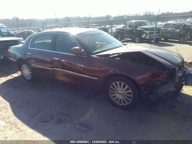 Lincoln Town Car Executive 2003 1LNHM81W73Y620063 головне зображення