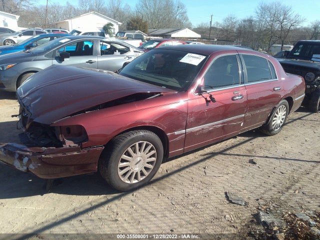 Lincoln Town Car Executive 2003 1LNHM81W73Y620063 Image 2