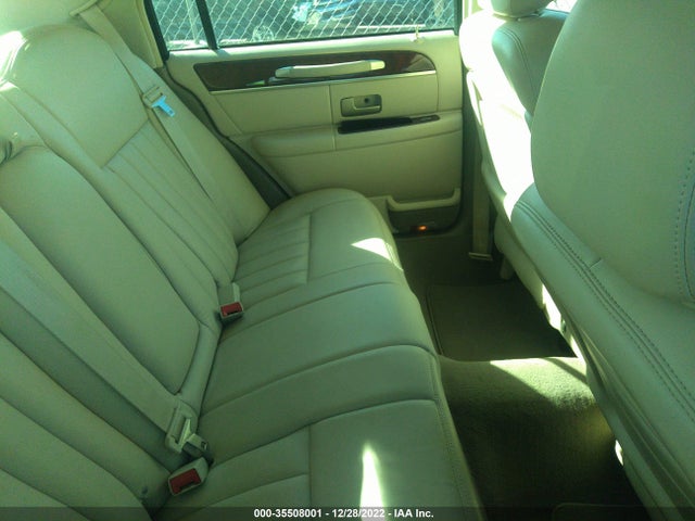 Lincoln Town Car Executive 2003 1LNHM81W73Y620063 Image 9