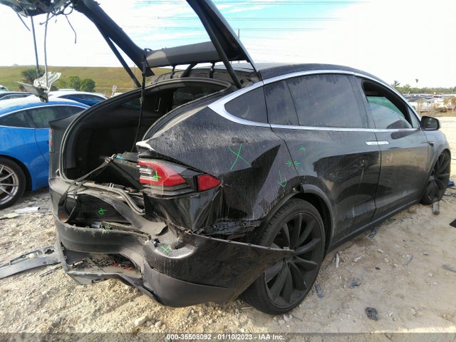 2017 Tesla Model X, VIN: 5YJXCAE49HF043014