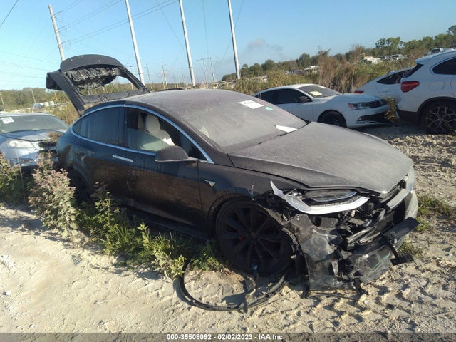 2017 Tesla Model X, VIN: 5YJXCAE49HF043014