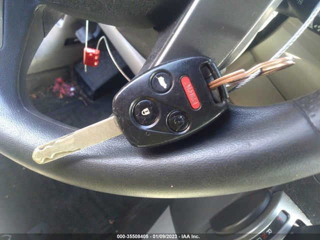 2013 HONDA PILOT LX VIN: 5FNYF3H24DB042848