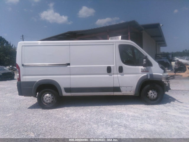 3C6TRVAG5JE103829 RAM Promaster Cargo Van