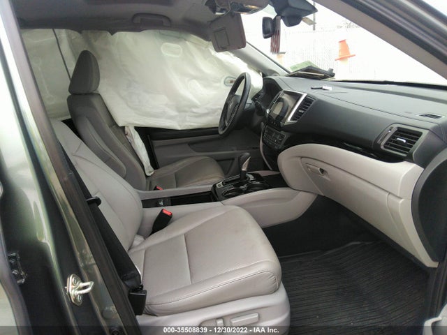 2017 Honda Ridgeline, VIN: 5FPYK3F78HB012596