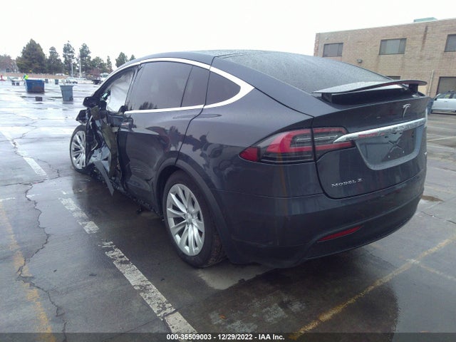 2018 Tesla Model X, VIN: 5YJXCBE23JF103475