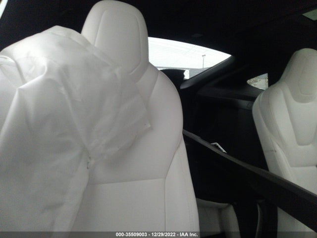 2018 Tesla Model X, VIN: 5YJXCBE23JF103475