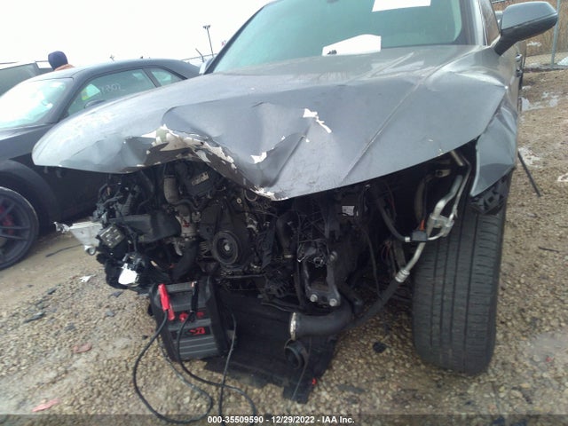 WA1BNAFY0J2028880 Audi Q5 Premium Plus