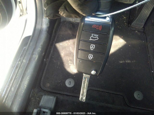 KNDPMCAC4H7243536 KIA Sportage Lx